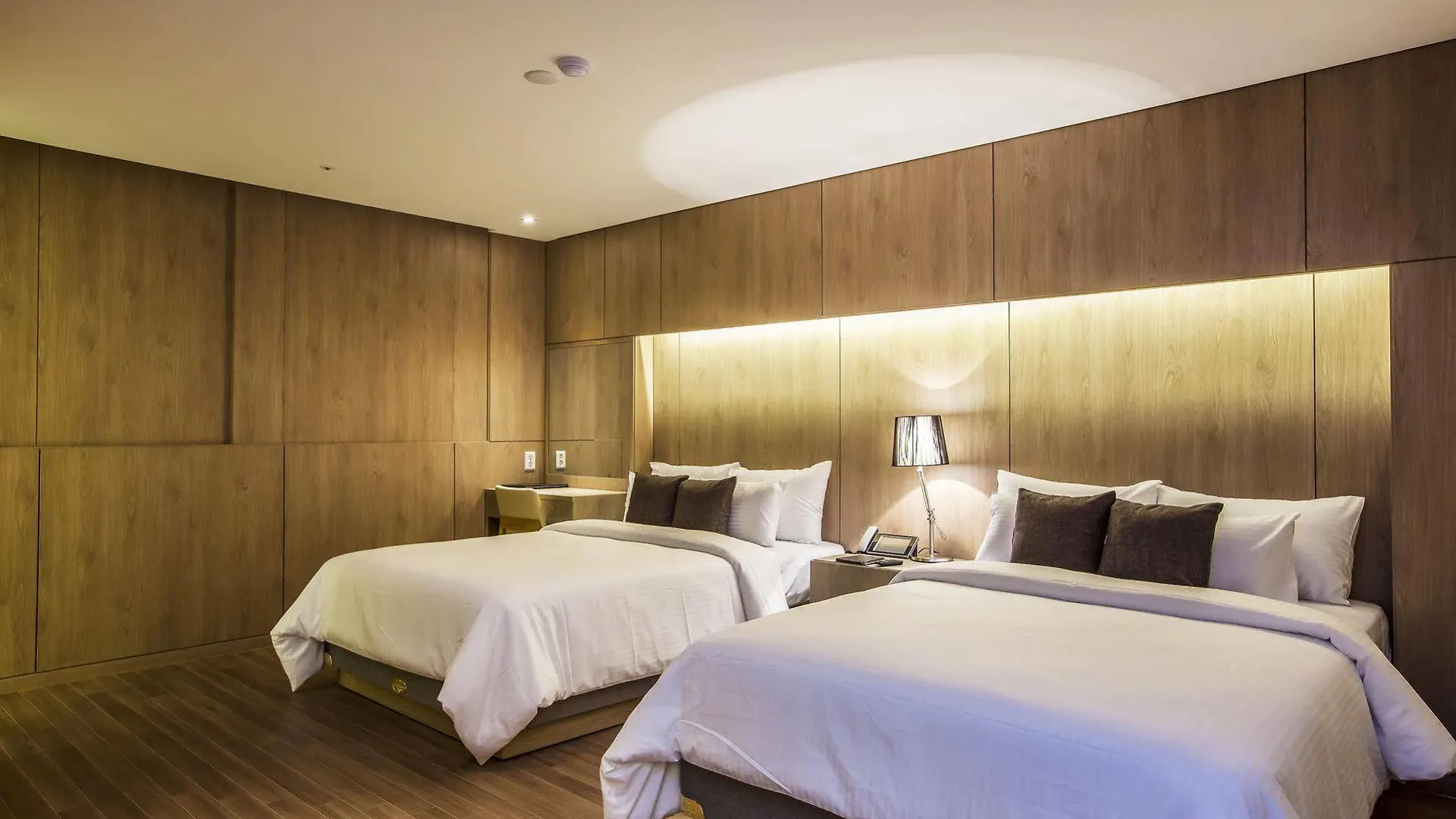 Hamilton Hotel Seul 3*,  Güney Kore